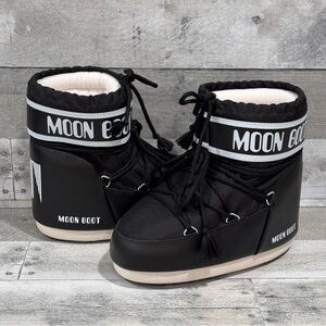MOON BOOT ICON LOW NYLON BOOTS IN BLACK - SIZE 5.5 - 7 .US WOMENS